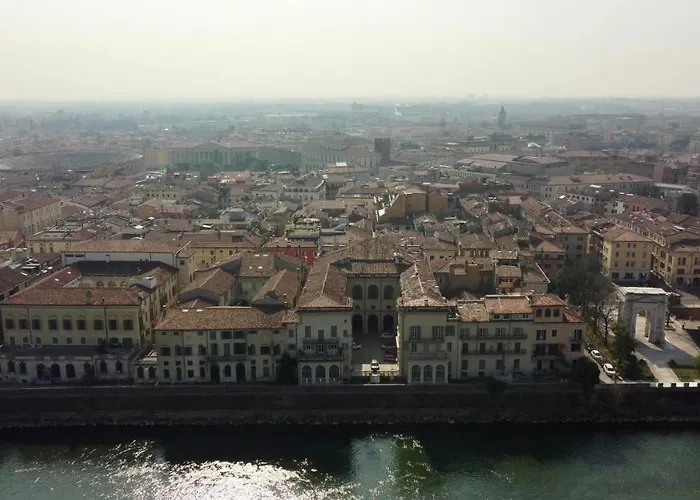 Cavour44 - Palazzo Canossa