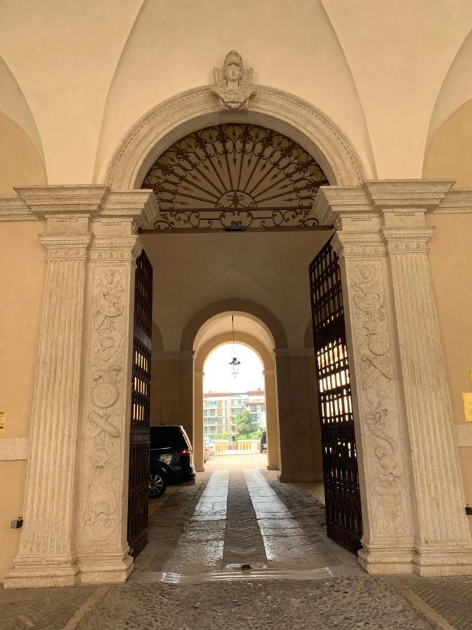 Cavour44 - Palazzo Canossa *