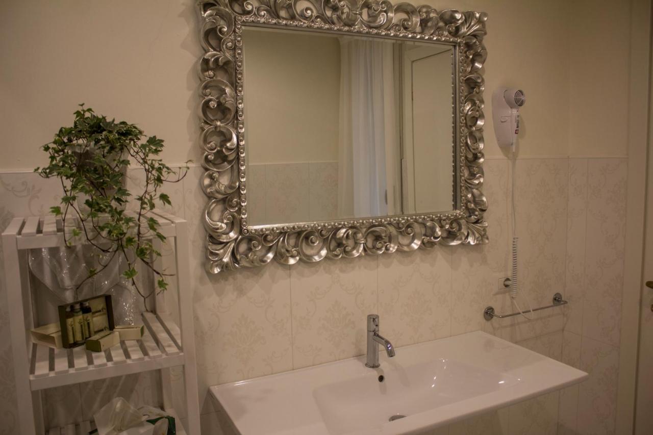 Cavour44 - Palazzo Canossa Apartment *