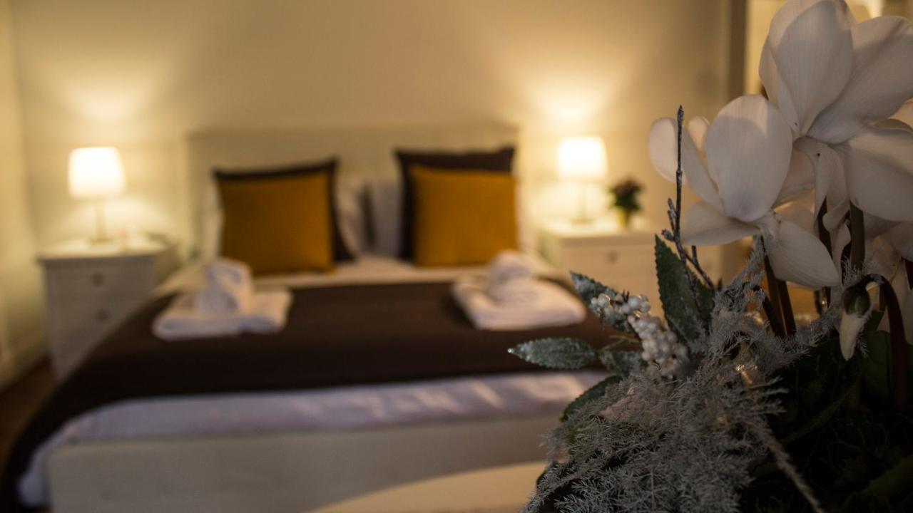 Cavour44 - Palazzo Canossa Apartment