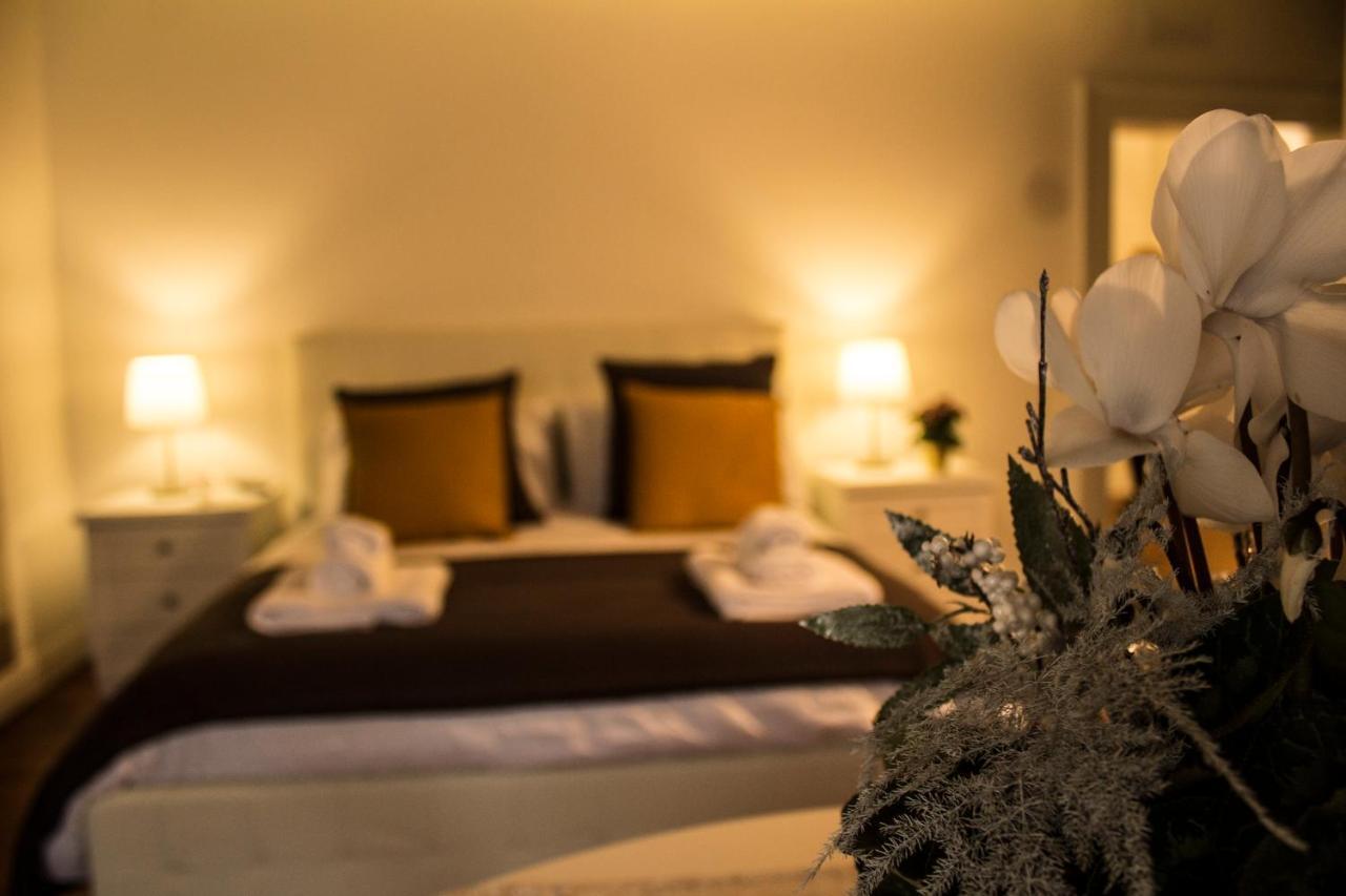 Cavour44 - Palazzo Canossa Apartment