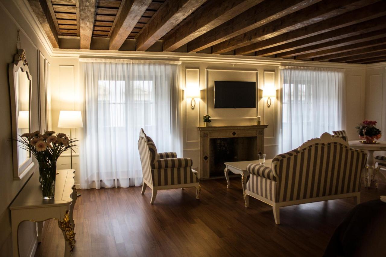 Cavour44 - Palazzo Canossa * Verona