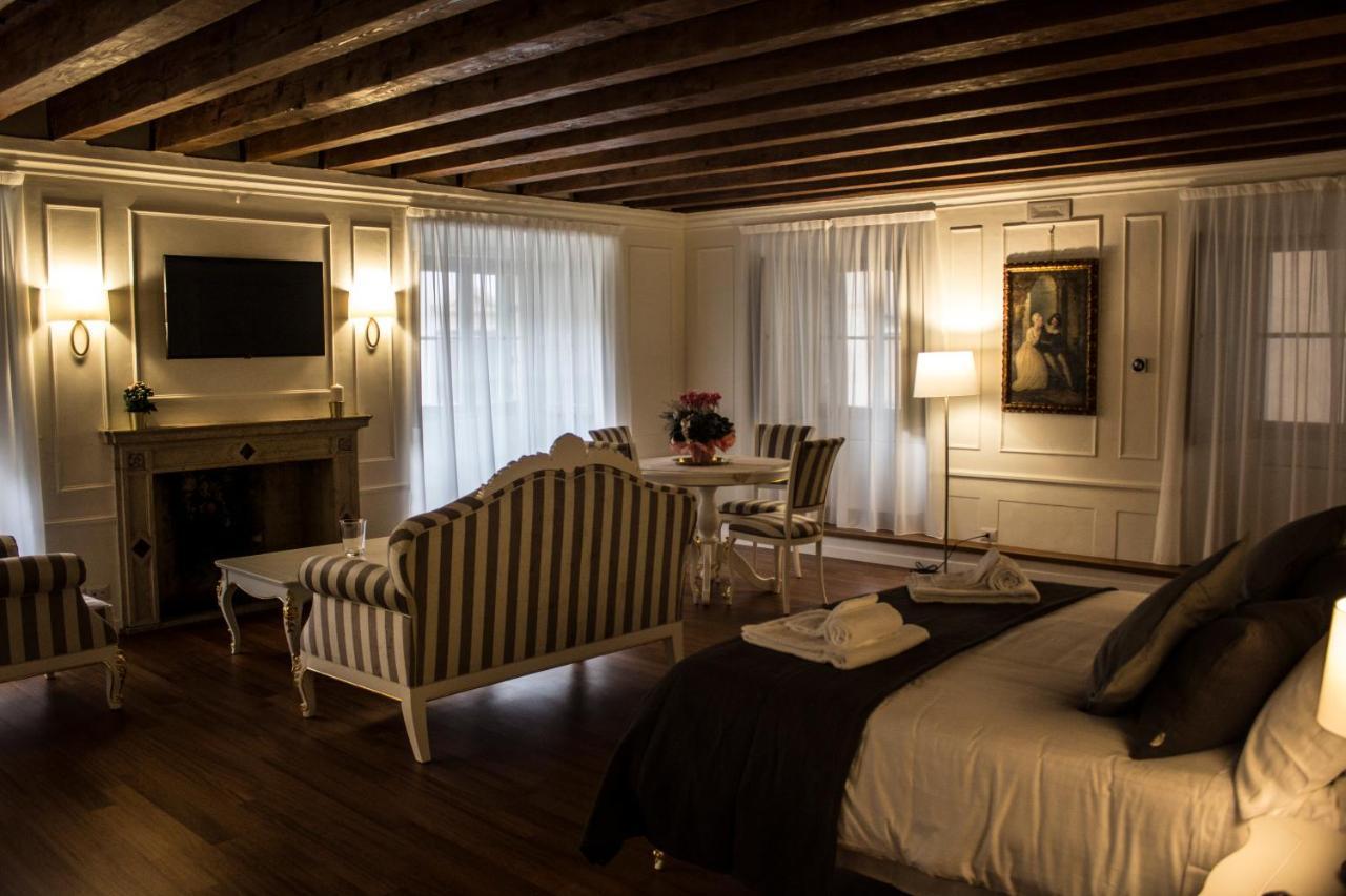 Apartment Cavour44 - Palazzo Canossa *