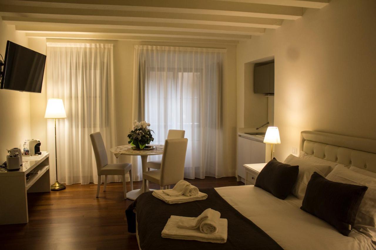 Apartment Cavour44 - Palazzo Canossa
