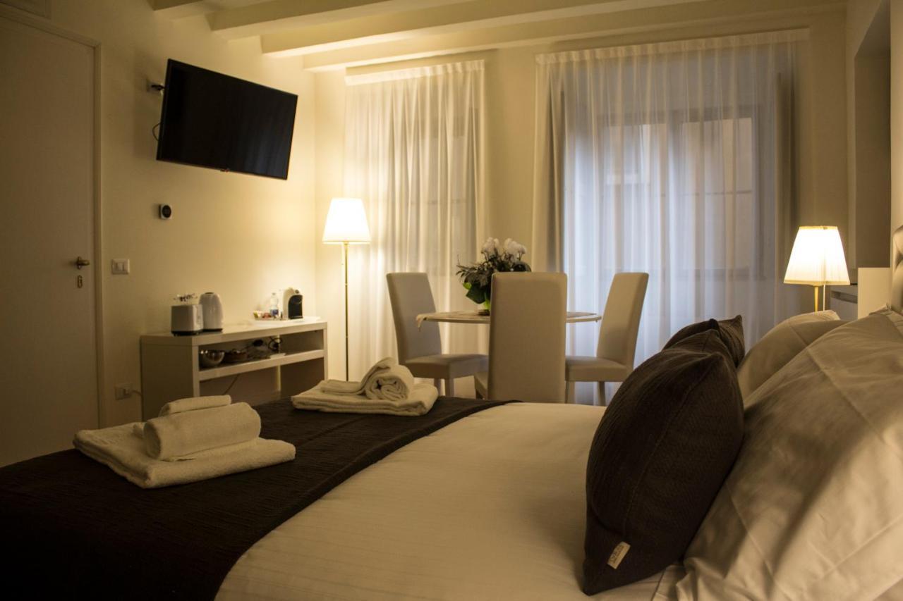 Cavour44 - Palazzo Canossa Apartment Verona