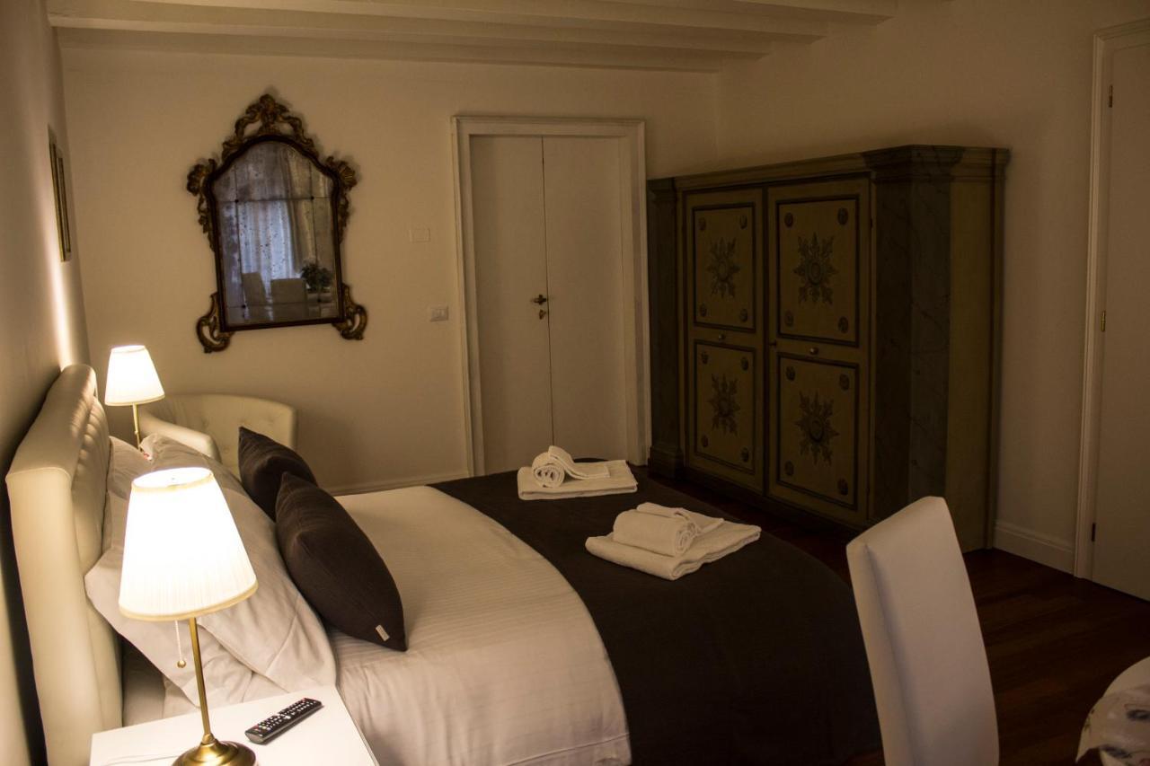 Apartment Cavour44 - Palazzo Canossa