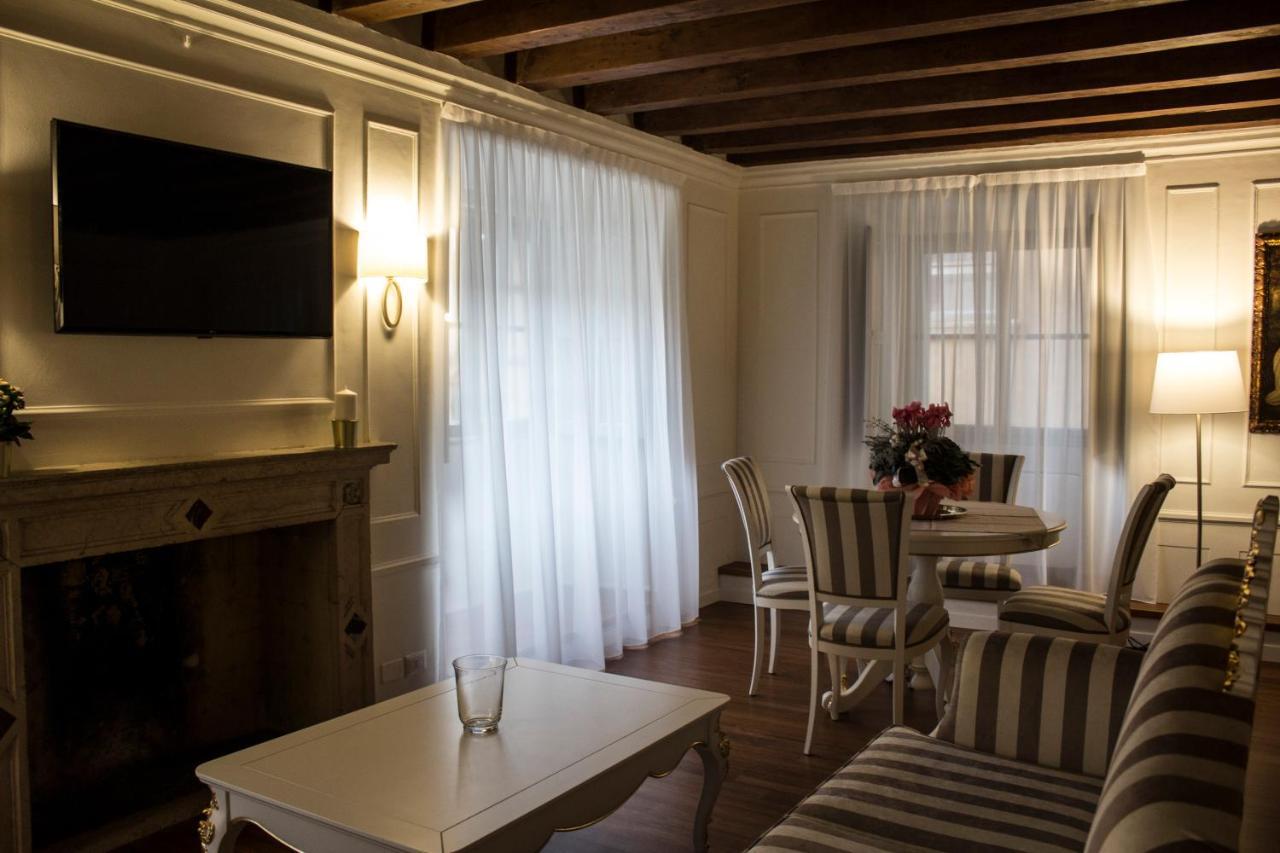 Apartment Cavour44 - Palazzo Canossa