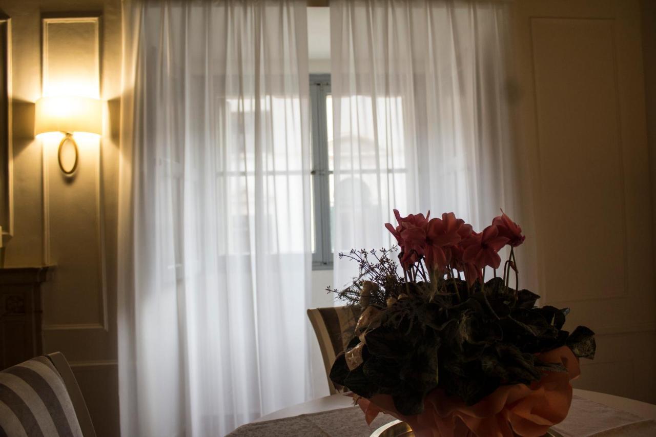 Apartment Cavour44 - Palazzo Canossa *