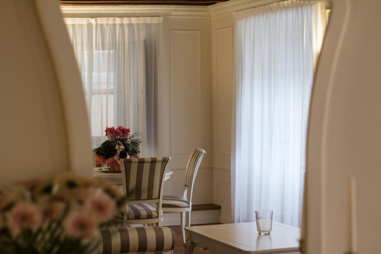 Cavour44 - Palazzo Canossa * Verona
