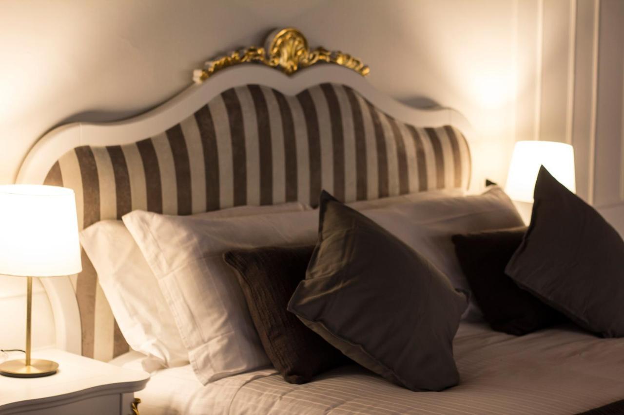 Cavour44 - Palazzo Canossa Apartment